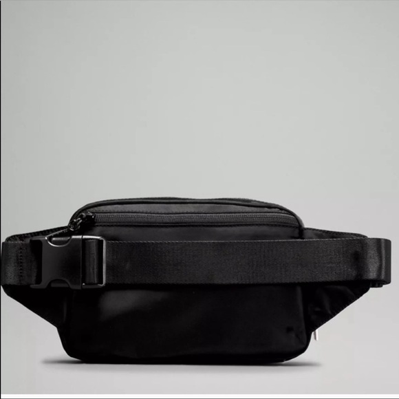 NWT LULULEMON EVERYWHERE BELT BAG - Picture 16 of 17